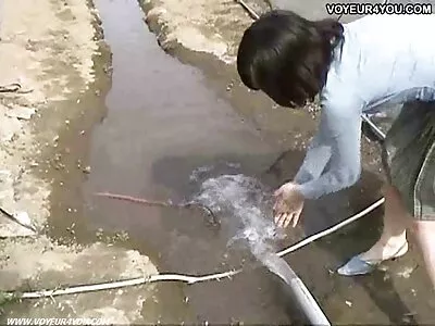 Crystal Rush ចុកពោះពេលដើរទិញឥវ៉ាន់
