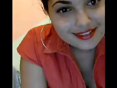 បុរស fucks cunt ផ្អែមរបស់តារាសិច Latina ដែលមានបំពង់កជ្រៅ